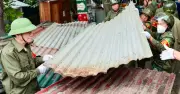 Hà Nội tháo dỡ hàng loạt mái che, lều lán lấn chiếm quanh chợ cá Yên Sở