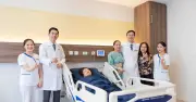 Hai chị em Việt kiều Canada hồi phục nhanh sau phẫu thuật cột sống tại Vinmec