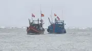 Hai tàu cá bị chìm do gió lớn làm đứt dây neo tại cửa Lạch Ghép