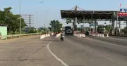 Học sinh lớp 9 lái xe chở 3 tông barie tử vong sau màn truy đuổi