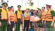 Hải Phòng cứu hộ 2 tàu cá Trung Quốc mắc cạn, thuyền viên gửi thư cảm ơn