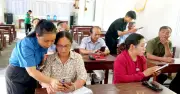 Hiệu quả từ mô hình 'thôn số' tại Bát Xát: Cầm tay chỉ việc để người dân vùng cao tiếp cận công nghệ