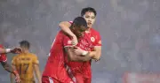 HLV Polking rơm rớm nước mắt khi CAHN vô địch V-League 2025-2026