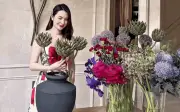 Hơn 500 nghìn người nhìn phụ bà Ngọc Loan cầm atiso khổng lồ xuýt xoa vì gu quá đỉnh