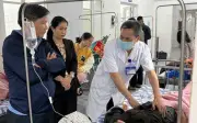 Hàng chục người nhập viện nghi ngộ độc sau ăn bánh mì