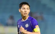 Đỗ Hùng Dũng cán mốc 300 trận cho Hà Nội FC, 'chiến binh không phổi' viết tiếp huyền thoại