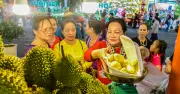 Hàng ngàn người đổ về Suối Tiên khai mạc lễ hội trái cây Nam bộ lần thứ 22