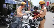 Hàng trăm học sinh TP.HCM được tuyên truyền an toàn giao thông, phân biệt xe gắn máy và xe mô tô