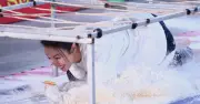 Á hậu Thủy Tiên và Khải Đăng xúc động trước hoàn cảnh bé Thảo Nhi