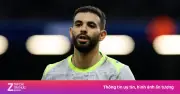 Hậu vệ Man City ngủ gục trên xe bus trong lễ ăn mừng FA Cup