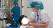 Hy hữu: Thiếu nữ 17 tuổi vỡ nang buồng trứng trong đêm, 2 lít máu ngập ổ bụng