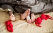 Đi ăn khuya cùng tiểu tam, người đàn ông ngoại tình không ngờ gặp bi kịch cuối đời