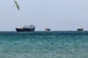 Iran cảnh báo bắn vào tàu thuyền gần Hormuz, tuyên bố phá hủy UAV Mỹ