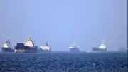 Iran siết chặt kiểm soát Eo biển Hormuz, cảnh báo rút khỏi thỏa thuận với Mỹ