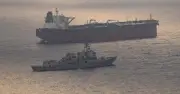 Iran tuyên bố buộc tàu chiến Mỹ quay đầu, CENTCOM bác bỏ