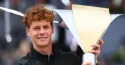 Jannik Sinner hủy diệt Zverev, vô địch Madrid Open 2026