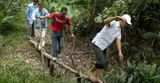 Ký ức 'đi sứ' miền Tây: Hành trình săn cổ vật và những câu chuyện khó quên
