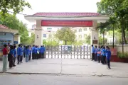 Kỳ thi vào lớp 10 tại Hà Nội: Phụ huynh lo lắng, thí sinh tự tin sau môn Văn