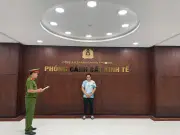 Khởi tố đối tượng buôn bán giày dép giả mạo nhãn hiệu nổi tiếng