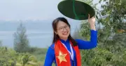 Kẹo ngọt, trái cây tiếp sức thí sinh mùa thi tại Quảng Trị