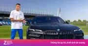 Kylian Mbappe mới có bằng lái xe, chiếc xe đầu tiên tự lái là BMW iX3