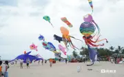 Lễ hội thả diều 'Hello Sunny' tại bãi biển Lâm Đồng thu hút hàng nghìn du khách