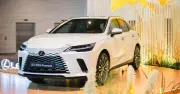 Lexus LM 500h giảm 320 triệu, loạt xe hybrid điều chỉnh giá mới