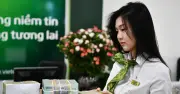 Lãi suất giảm, ngân hàng đua tặng ô tô iPhone để hút tiền gửi