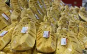 Loại quả Việt thơm nức mũi, ruột vàng ươm vào mùa, giá chỉ chục nghìn đồng/kg
