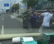 Lấy lời khai 2 tài xế taxi công nghệ đánh nhau giữa phố ở TP.HCM