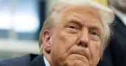 Mỹ bắn vào tàu treo cờ Iran, ông Trump đưa ra tối hậu thư mới