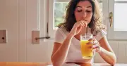 Mỡ máu cao 'rất sợ' loại đồ uống giá rẻ quen thuộc: Nước cam giúp giảm cholesterol