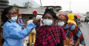 Mỹ siết chặt kiểm soát y tế với hành khách từ vùng dịch Ebola