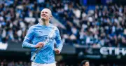 Man City thắng đậm Brentford, rút ngắn cách biệt với Arsenal còn 2 điểm