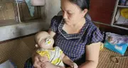 Mắc bệnh hiếm nghèo, bé trai 8 tháng tuổi giành giật sự sống từng ngày