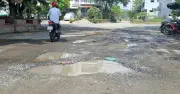 Mặt đường số 10 xuống cấp, người dân lo mất an toàn