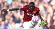 MU lên kế hoạch chiêu mộ Malick Diouf thay thế Malacia