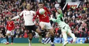 M.U thắng kịch tính Liverpool, chính thức trở lại Champions League