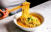 Ăn mì nhiều giấm lâu ngày: 3 thay đổi sức khỏe đáng lo ngại