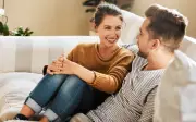 Đàn ông trưởng thành hiểu phụ nữ ở độ tuổi nào cũng cần 3 điều này