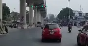 Đèn tín hiệu đang xanh bất ngờ nhảy đỏ: CSGT nói gì về việc xử phạt?