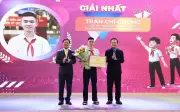 Nam sinh lớp 9 gây sốt với bức thư gửi từ thế giới robot