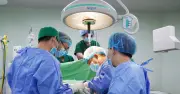Nam thanh niên ở Cần Thơ bị đinh bắn xuyên bụng, bác sĩ nói rất hiếm gặp