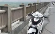 Nam thanh niên nhảy cầu Vĩnh Tuy xuống sông Hồng được cứu sống
