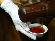 Nước mắm cá cơm Phú Quốc được ca ngợi trên báo Singapore