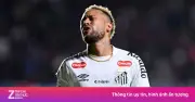 Neymar xô xát với con trai Robinho tại sân tập Santos