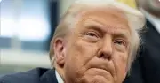 Ông Trump hoãn kế hoạch tấn công Iran vào phút chót
