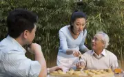 Nghỉ hưu sống ở nhà con gái: Tôi khiến con rể nể phục nhờ 3 nguyên tắc