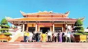 Người dân An Thạnh thành kính dâng hương tưởng nhớ Bác Hồ dịp sinh nhật 19/5