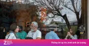 Người Iran tìm chút xa xỉ giá rẻ tại quán cà phê giữa thời chiến